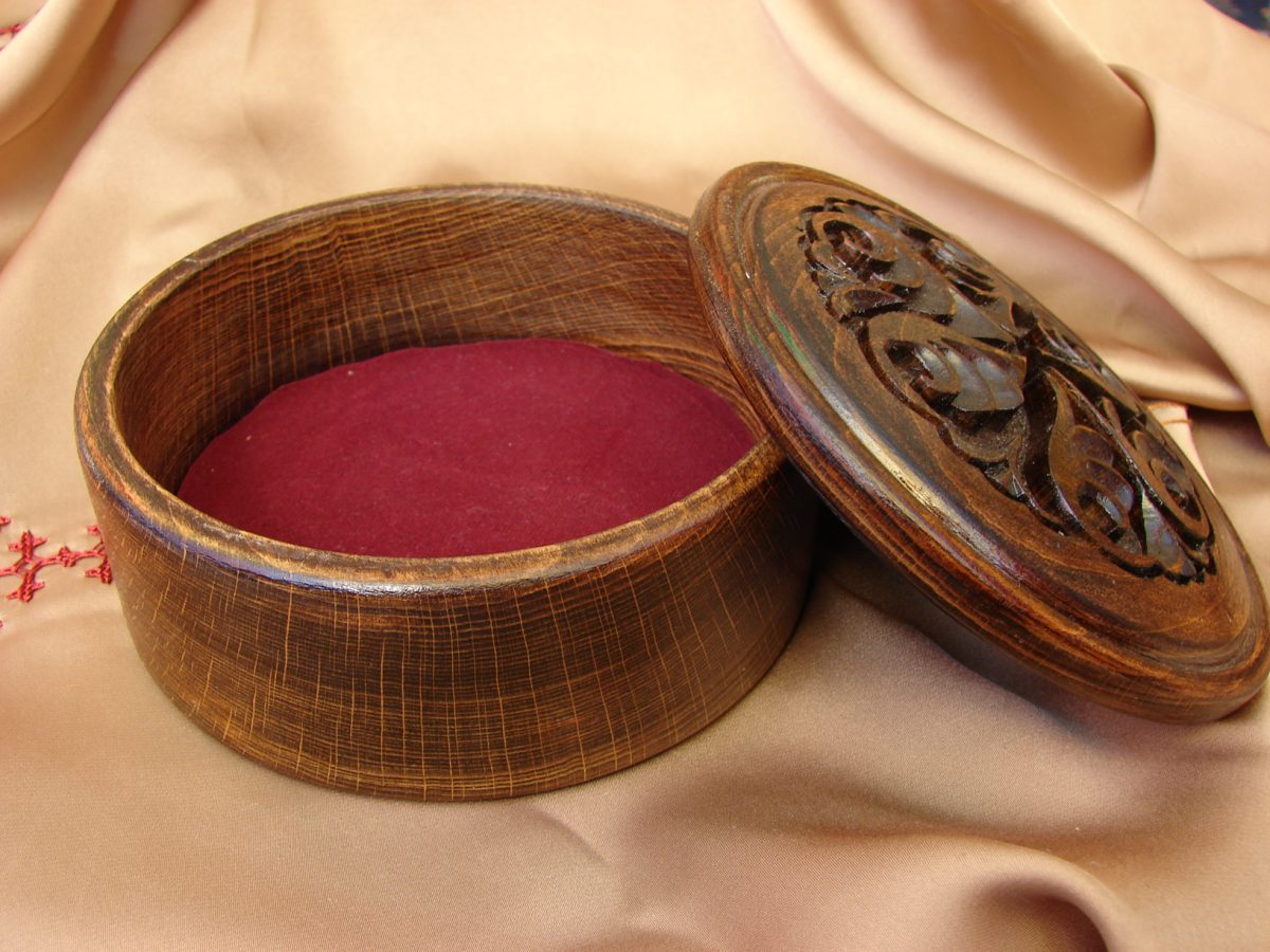 Round Wooden Jewelry Box