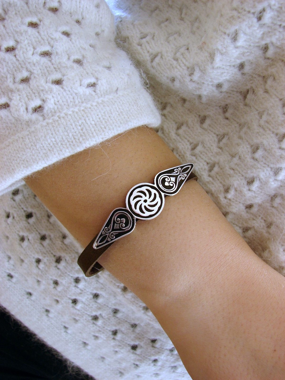 Leather Silver Bracelet for Men and Women, Wheel of Eternity