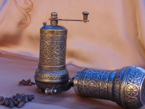 Manual Spice Grinder