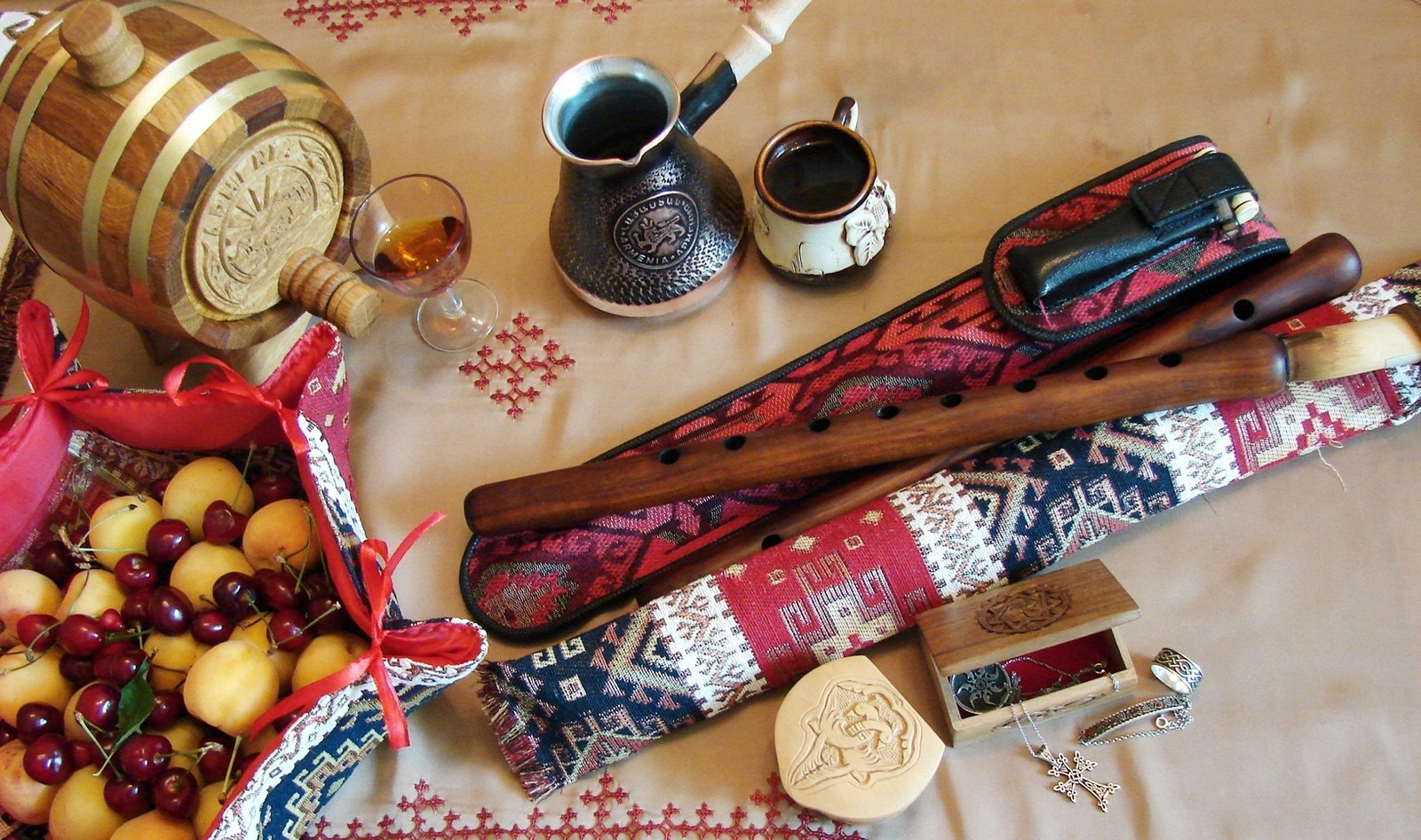 Turkish coffee pot, Jewelry Boxes, Ceramic Coffee cups, Wooden Oak, Spice Mills, Whisky Brandy Barrel, Fabric Bread Basket