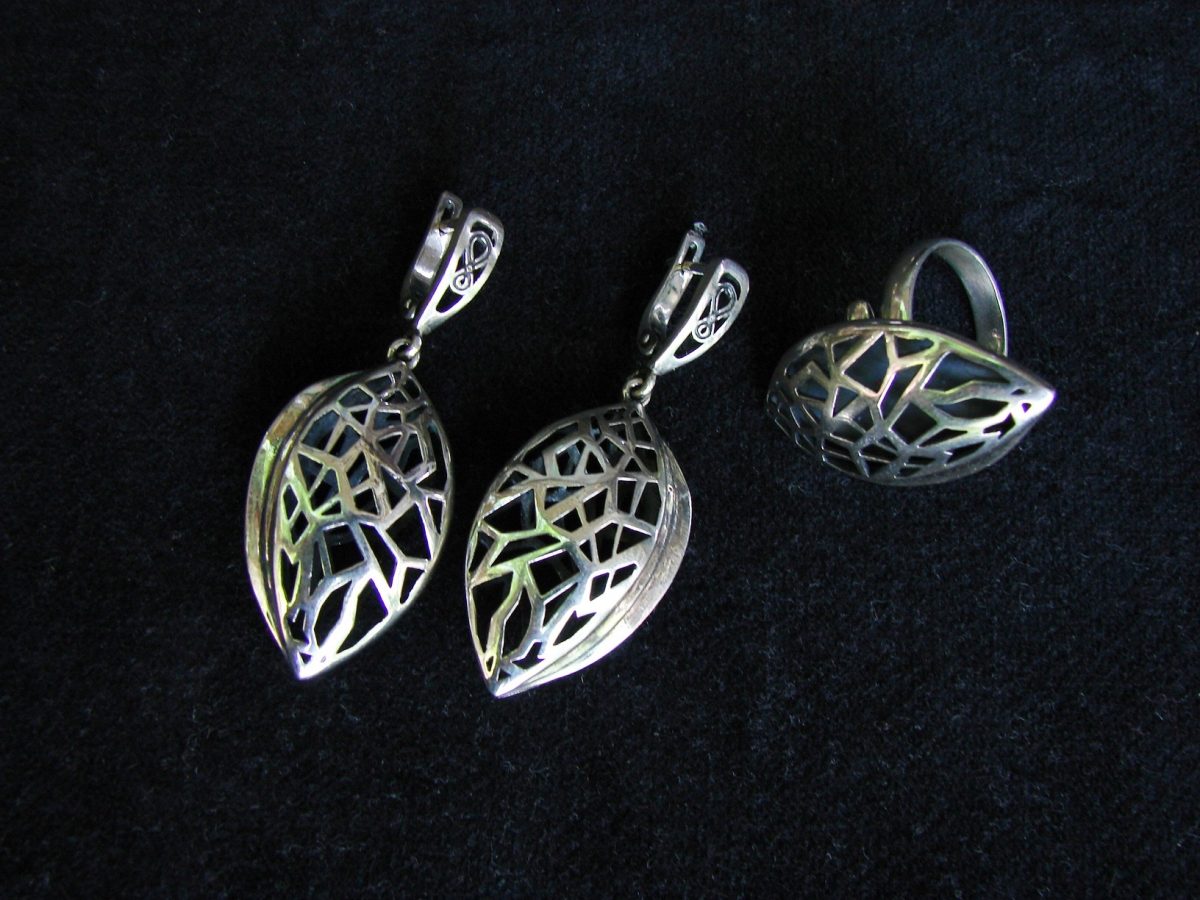 Set of Silver earrings and Ring