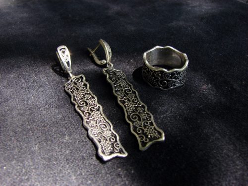 Set of Silver earrings and Ring