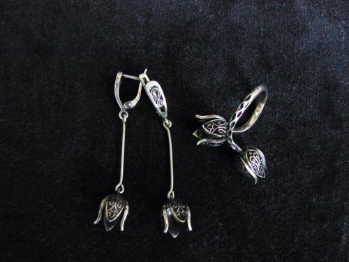 Set of Silver earrings and Ring