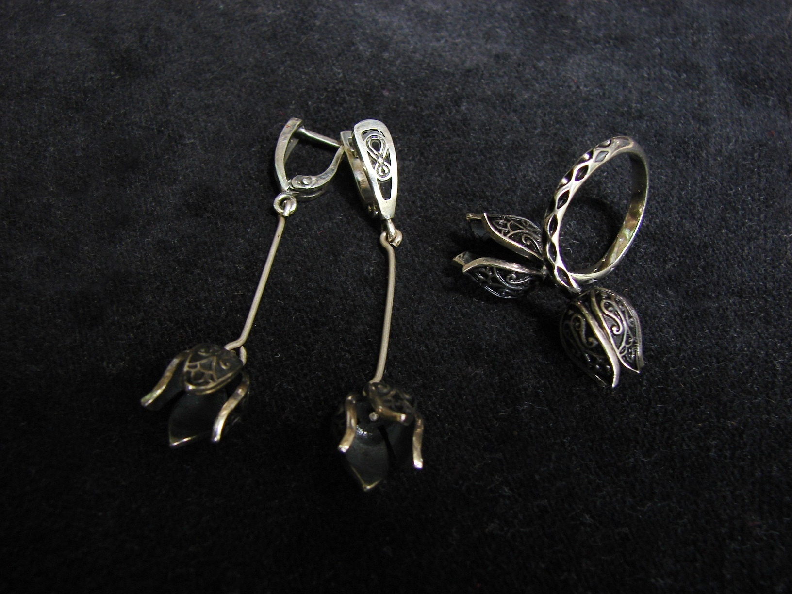 Set of Silver earrings and Ring