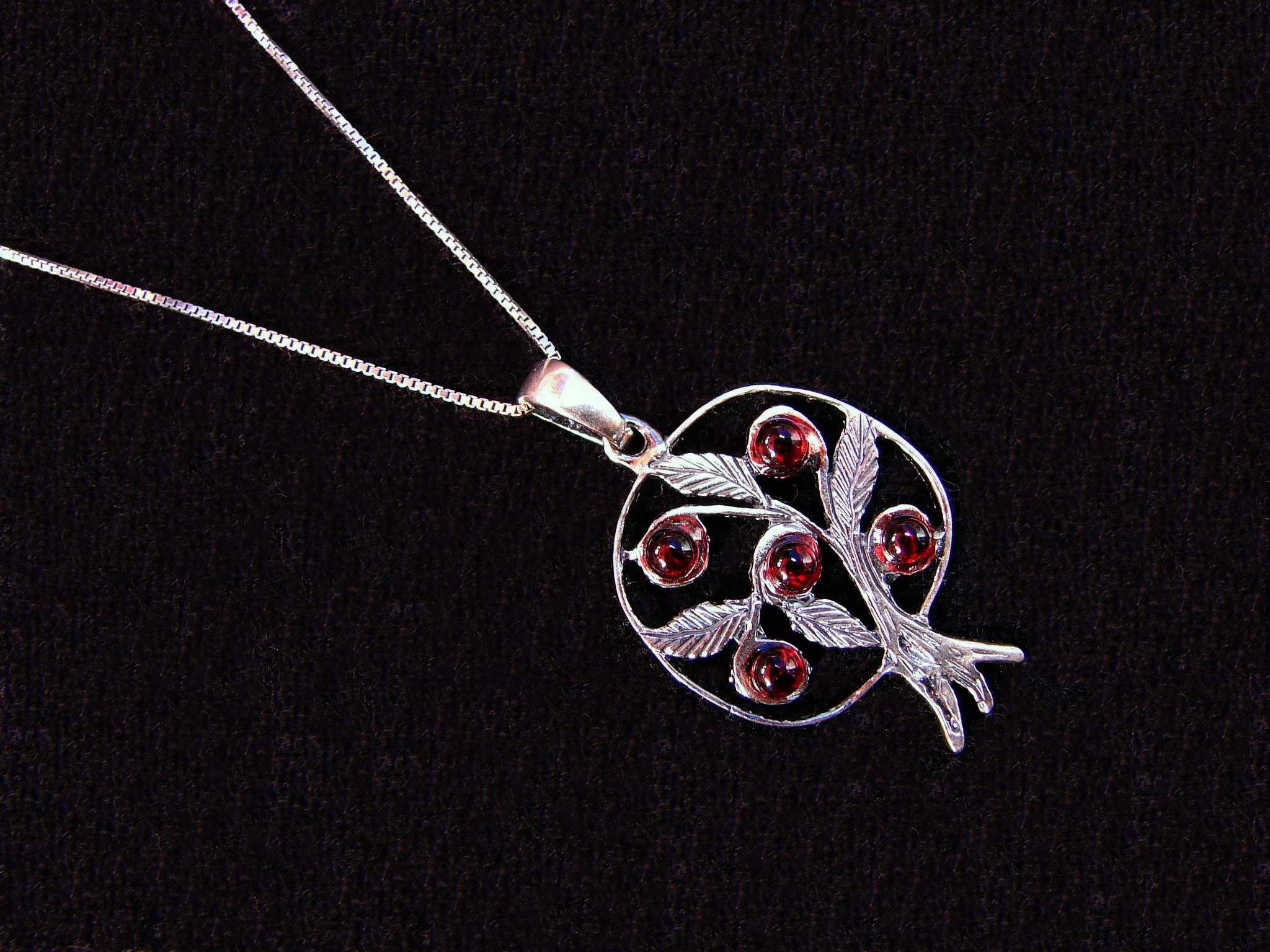 Pendant Pomegranate with Leaves Sterling Silver 925