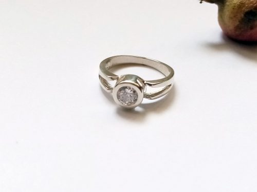 Bezel Solitaire Ring, Sterling Silver 925, Sparkling Cubic Zirconia