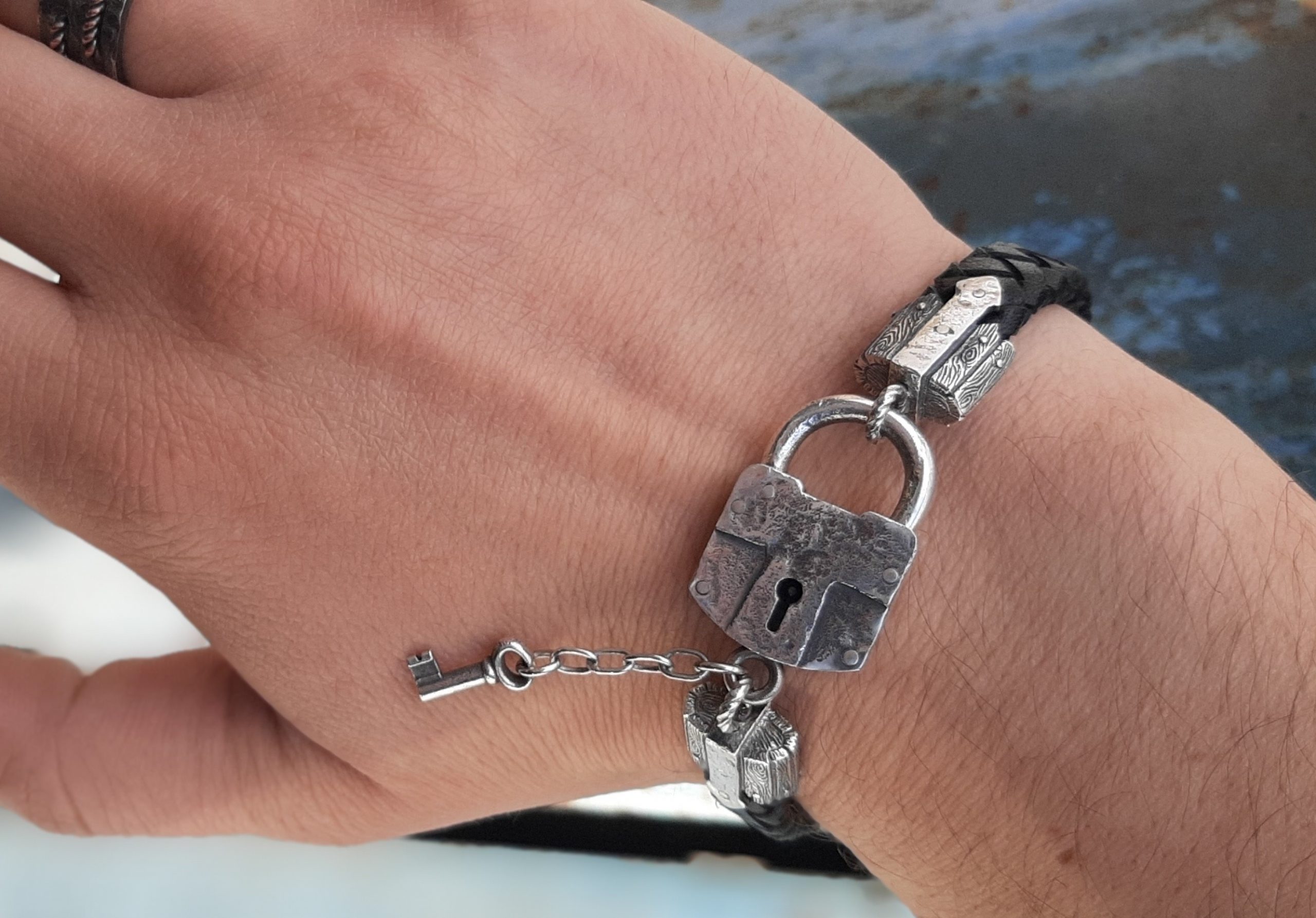 Silver-tone Titanium Snap Lock Bracelet | In stock! | Lucleon