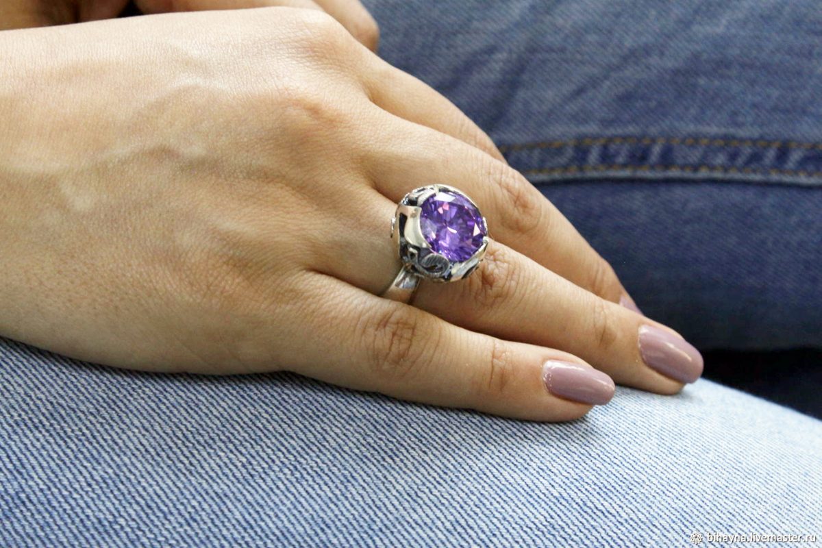 Large Ring Sterling Silver 925, decorated with sparkling Blue Cubic Zirconia